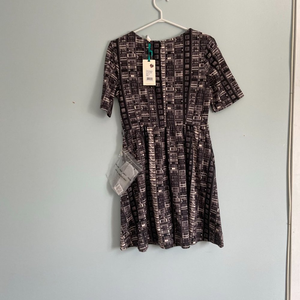 Yumi Apartment Print Black Mini Dress - Picture 3 of 4